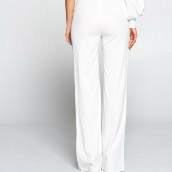 All White - Picture 2 of 4